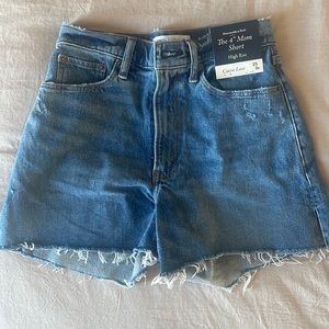 Abercrombie 4 in Mom shorts! With tags!